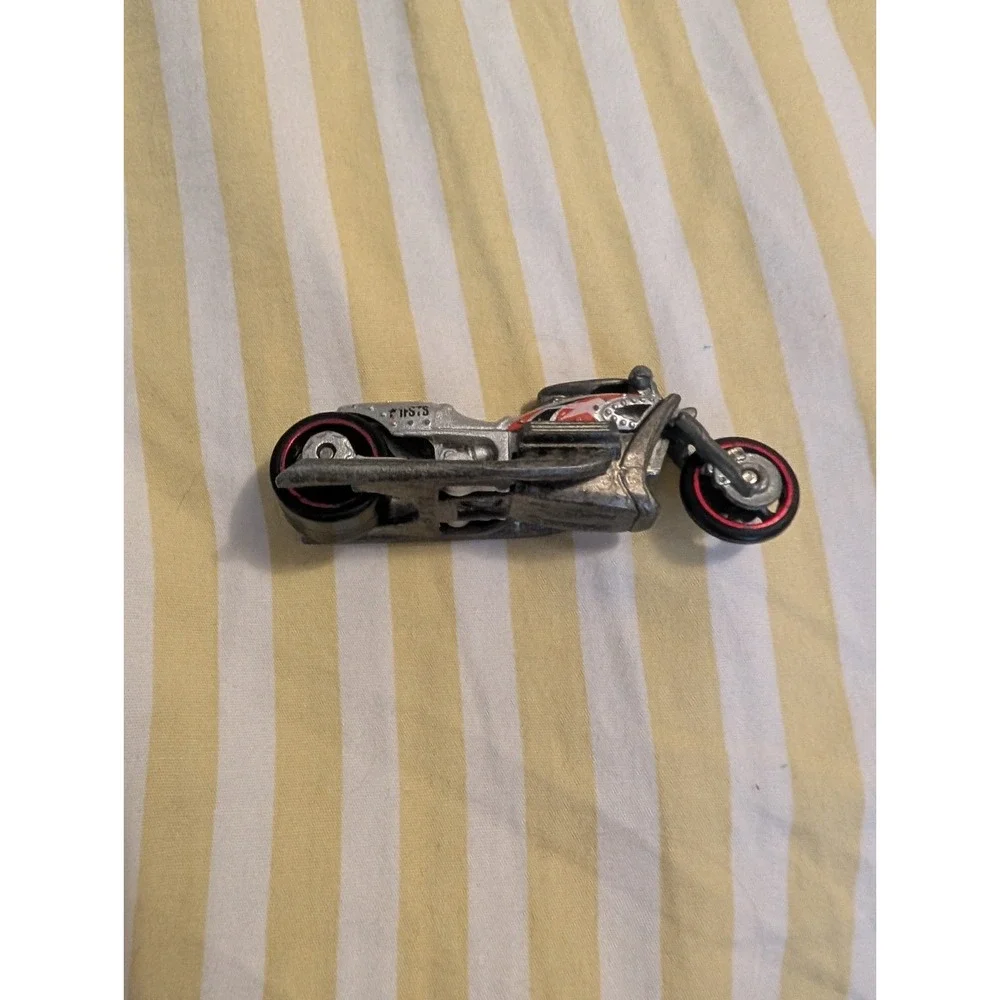 Hot Wheels Airy 8th Motorcycle Diecast Toy Vehicle Silver Red Malaysia